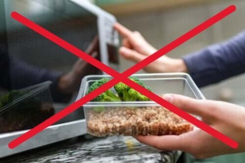 cibi-in-plastica-non-adatti-al-microonde