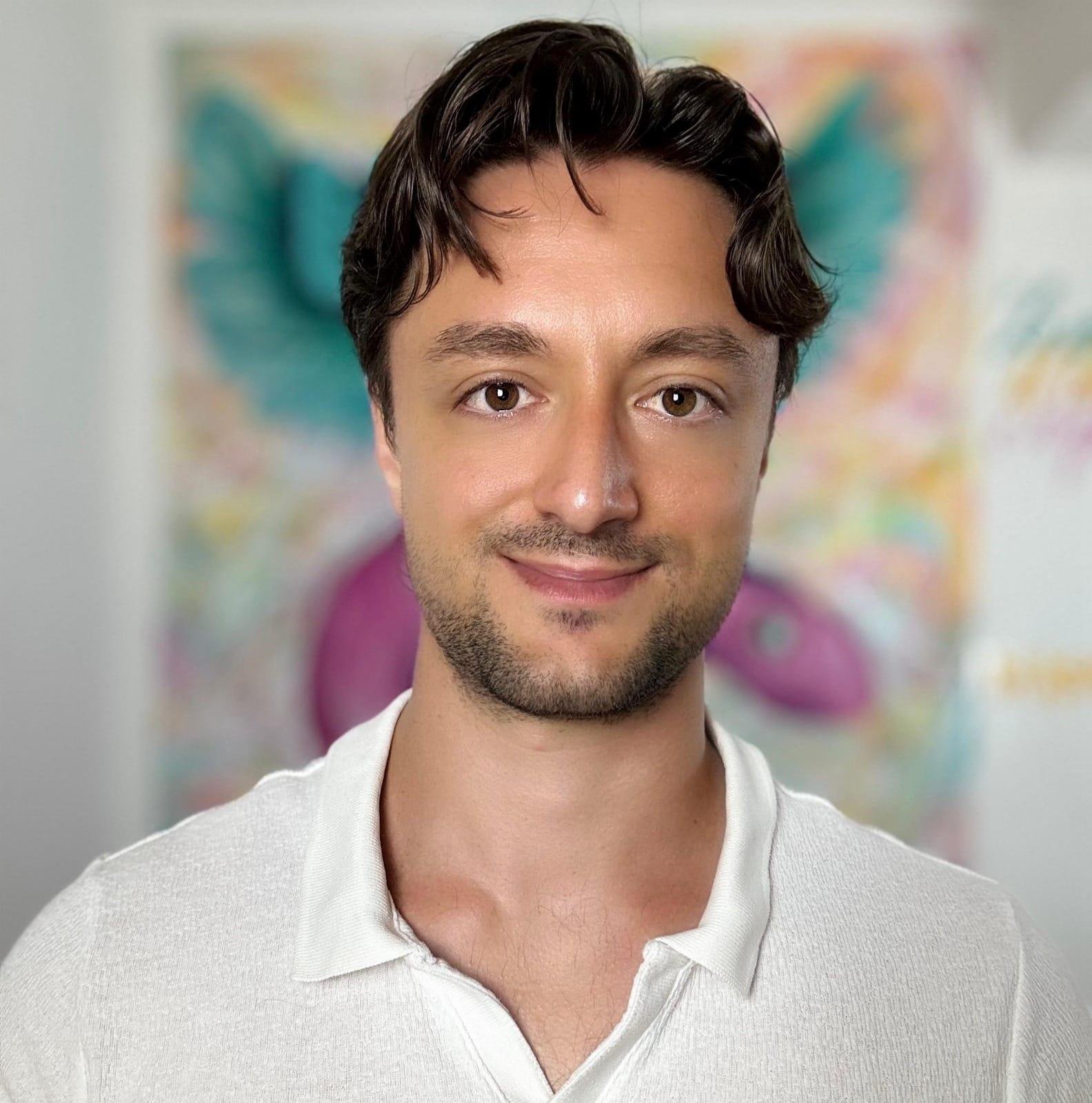 Dottor Fabio Di Gennaro - Fisioterapista, Reiki Master e CEO Sanity
